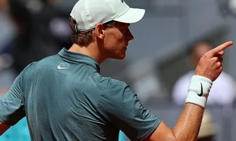 Sinner thiết lập cột mốc lịch sử, vào tứ kết Madrid Open