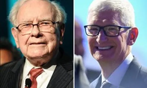 Lãi ròng 150 tỷ USD từ Apple, Warren Buffett bất ngờ tri ân CEO Tim Cook: Anh ấy kiếm kiếm tiền giỏi hơn cả tôi!
