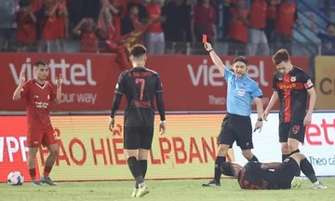 Trực tiếp bóng đá Thể Công Viettel 1-0 Ninh Bình: Chủ nhà bị thẻ đỏ