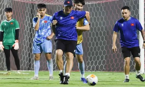 HLV Cristiano Roland chỉ bài giúp U17 Việt Nam thắng Yemen