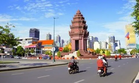 Áp lực bất ổn dồn dập, Campuchia vừa phải tự hạ dự báo tăng trưởng