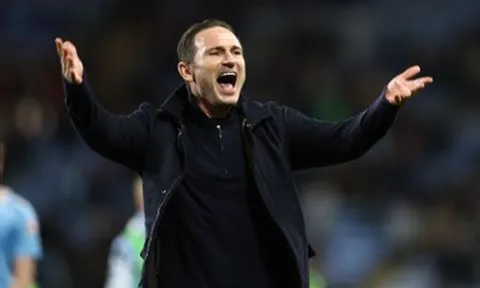 Đội bóng Ngoại hạng Anh táo bạo mời về Frank Lampard