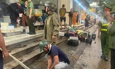 Giải tỏa 'khu chợ tạm quy mô lớn' tại tổ hợp chung cư 40.000 dân đông đúc bậc nhất Hà Nội