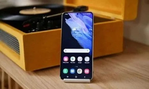 Điện thoại thật sự nặng hơn khi đầy bộ nhớ: Mỗi bức ảnh và tin nhắn đều có “khối lượng” theo vật lý