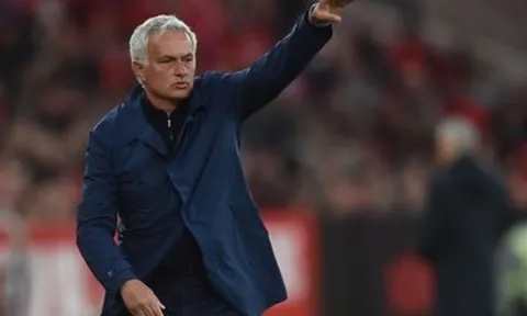Thảm họa Mourinho khiến Benfica nguy cơ mất vé Champions League