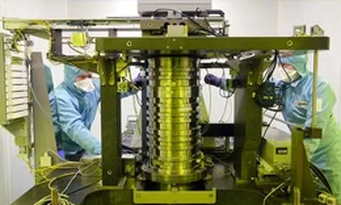 Mất 4 năm và 7,5 tỷ ruble, Nga vừa ra lò máy quang khắc chip đầu tiên giữa vòng vây cấm vận