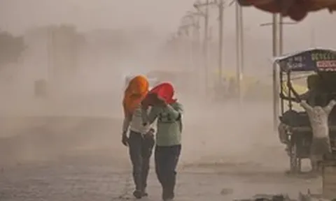 Bão bụi và sét đánh khiến ít nhất 96 người thiệt mạng ở Ấn Độ