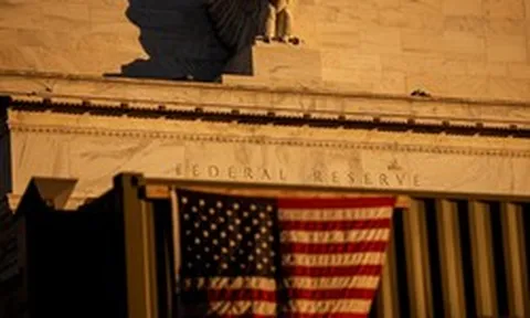 Fed có thể chưa giảm lãi suất vì lo giá cả tăng mạnh trở lại