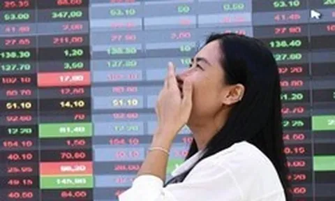Chứng khoán tuần qua: Các sếp FPT được mua cổ phiếu rẻ hơn 90% thị giá, cổ phiếu PC1 “nổi sóng” trở lại