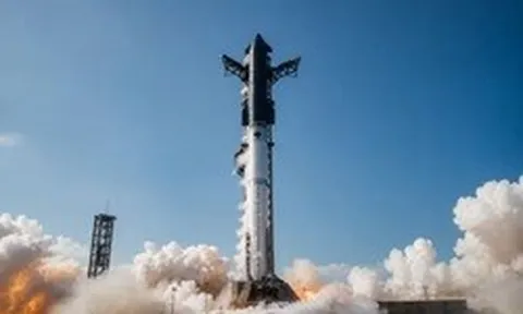Elon Musk đã dốc toàn lực để phóng tên lửa mạnh nhất trong lịch sử nước Mỹ
