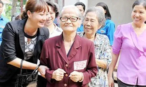 Tin rất vui: Từ đúng hôm nay 6/6, người trên 60 tuổi trên cả nước được giảm giá thêm 1 dịch vụ
