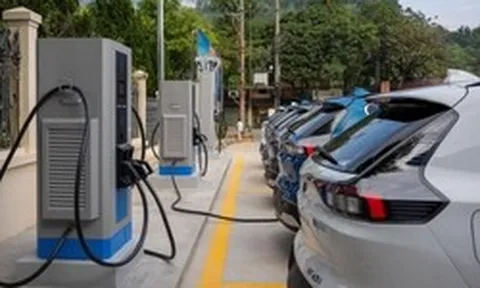 Miễn lệ phí trước bạ ô tô điện đến hết năm 2030
