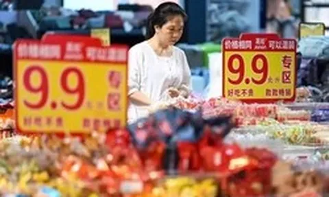 Doanh số bán lẻ của Trung Quốc bất ngờ lao dốc