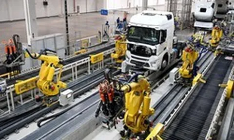 Lộ hiện xe Trung Quốc cao 1,2 mét, nặng chục tấn lặng lẽ di chuyển không người lái, né ‘ngon ơ’ chướng ngại vật, thực hiện nhiệm vụ quan trọng