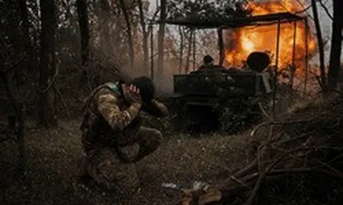 Nằm giữa chiến trường Bakhmut, cựu binh Mỹ gọi về sở chỉ huy Ukraine và nhận câu trả lời bất ngờ