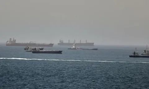 Iran và Oman tổ chức cuộc họp đầu tiên về eo biển Hormuz