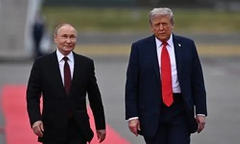 Điện đàm với Tổng thống Nga, ông Trump đề nghị giúp tìm giải pháp về Ukraine