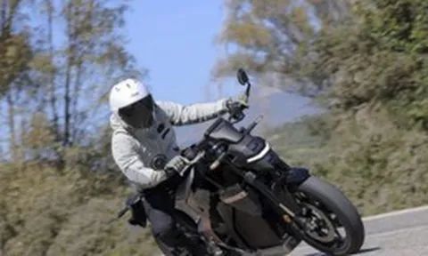 Siêu mô-tô điện Honda WN7 đổ bộ châu Âu: Trang bị gắp đơn Ducati, công nghệ phanh tái năng lượng quyết đấu LiveWire nhà Harley-Davidson