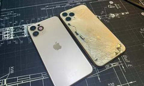 Rộ trào lưu đập nát iPhone đắt tiền để chứng tỏ "bản lĩnh đàn ông" của giới trẻ Nga