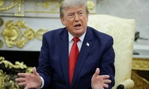 Ông Trump rút lại kế hoạch thu phí tàu thuyền qua eo biển Hormuz