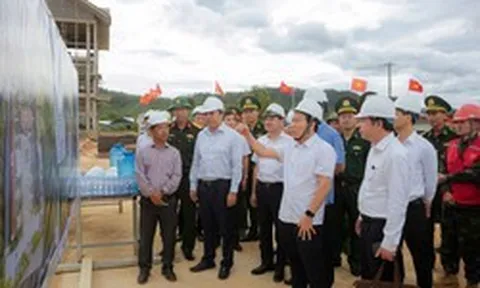 Phó Thủ tướng kiểm tra tiến độ dự án trường nội trú liên cấp ở biên giới TP Huế