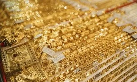 Giá vàng thế giới đi xuống sau tin ông Trump tuyên bố sẽ đánh Iran 'tả tơi'