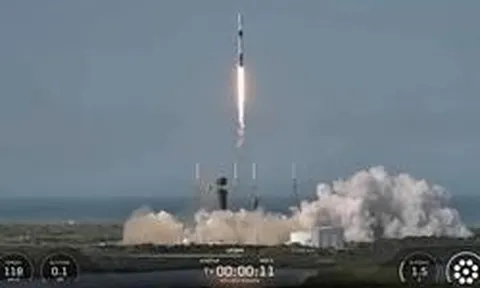 Tên lửa SpaceX trôi dạt có nguy cơ va chạm với Mặt Trăng
