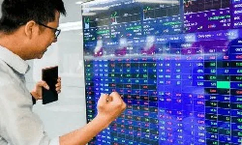 Chứng khoán Vietcap dự phóng VN-Index có thể chạm mốc 1.885 điểm ngay trong tháng 8