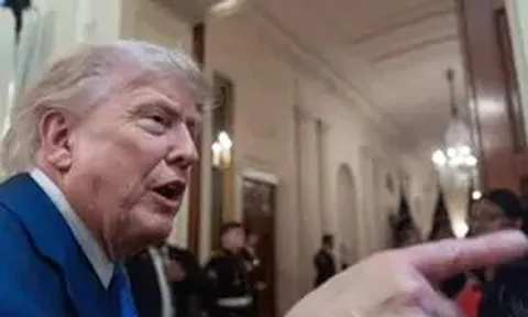 Tổng thống Trump bực bội vì lộ tin về kho đạn dược Mỹ