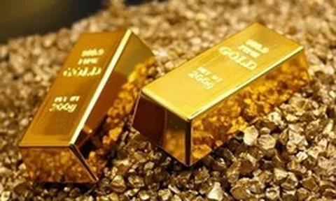 Giá vàng tăng hơn 7% trong một tuần, nhà đầu tư "nín thở" chờ dữ liệu quan trọng