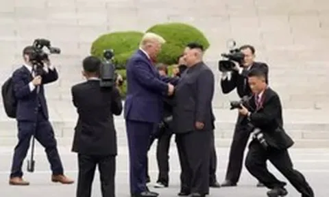 Tổng thống Trump yêu cầu sắp xếp cuộc gặp Chủ tịch Kim Jong Un trong năm nay