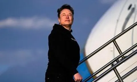 Từng cho con đứng trước đầu xe Tesla vì cuồng tín Elon Musk: Những tín đồ trung thành nhất cũng bắt đầu quay lưng