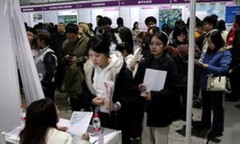 Gần 1/5 thanh niên thất nghiệp, sinh viên ra trường rải hàng trăm đơn xin việc mà chỉ được 1-2 công ty phản hồi: Tình cảnh buồn tại nền kinh tế lớn nhất châu Á