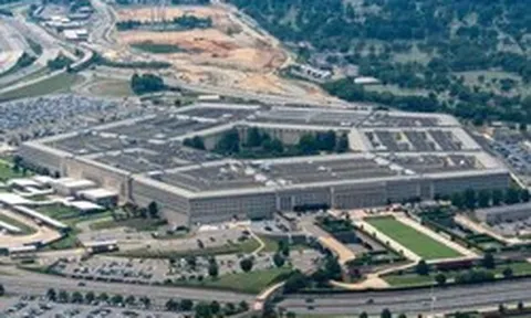 Lầu Năm Góc sa thải lãnh đạo tờ báo quân sự lâu đời sau loạt bài về tàu sân bay Abraham Lincoln