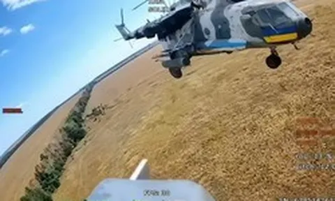 Mi-17 Ukraine bẻ lái, thoát cú đâm sinh tử của UAV