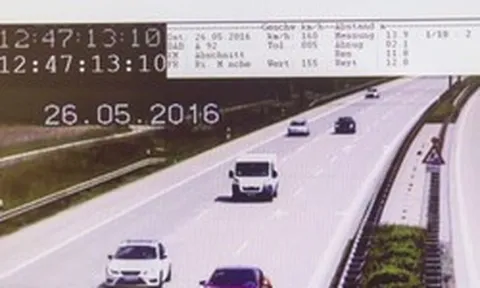 'Kỳ án' tại quốc gia đỉnh cao công nghệ: 2 xe Mercedes vi phạm trên cao tốc, một tài xế 2 lần trắng án