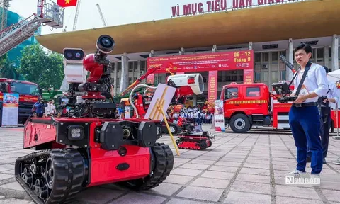 Học sinh Hà Nội háo hức trải nghiệm các công nghệ phòng cháy chữa cháy