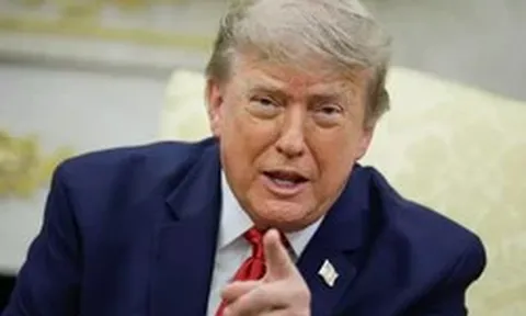 Tổng thống Mỹ Trump dọa tấn công 'nhiều hơn nữa' các tàu chở dầu của Iran
