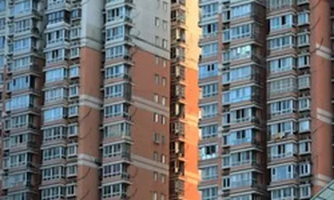 Cơn bão bất động sản giảm giá lan rộng, nhiều gia đình Trung Quốc rơi vào cảnh nợ nần