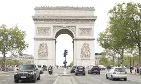 Nợ công Pháp có thể vượt 120% GDP vào năm 2027