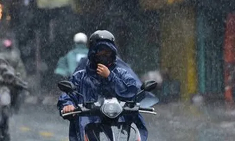 Thời tiết hôm nay 22-9: Nắng nóng trở lại Bắc Bộ, Nam Bộ mưa rất to