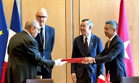 Bộ trưởng Tài chính kêu gọi doanh nghiệp Pháp đầu tư vào các lĩnh vực mũi nhọn của Việt Nam