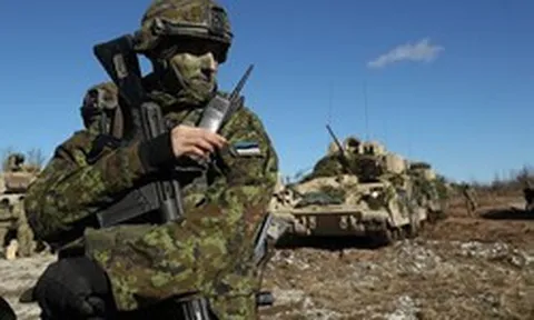 Không muốn “chờ NATO đến”, một thành viên điều quân chủ lực sát biên giới Nga: Điện Kremlin phản ứng sao?