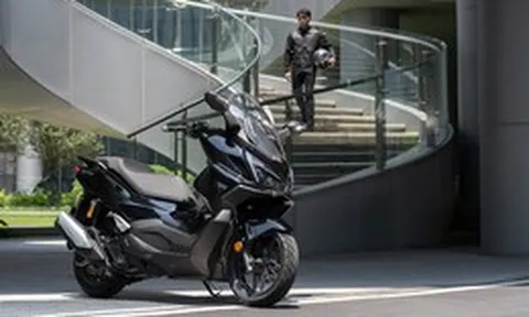 Honda NWZ150 ra mắt với động cơ hybrid, trang bị màn hình TFT và radar chống va chạm, giá bán chưa tới 70 triệu đồng