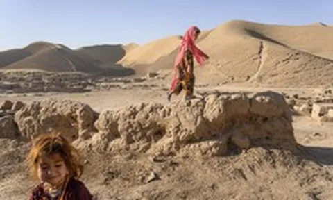 Biến đổi khí hậu buộc các gia đình Afghanistan phải bán con gái làm cô dâu