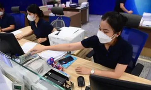 Lãi suất huy động cao, tiền dồn vào ngân hàng