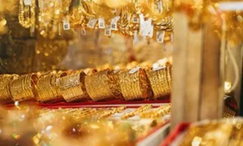 Giá vàng hôm nay 27-10: Vàng thế giới vượt mốc 4.000 USD trước cuộc họp Fed