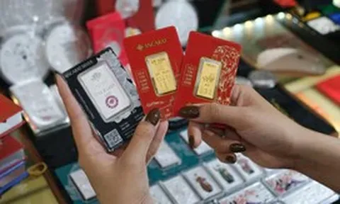 Giá vàng bạc giảm liên tục, nhà đầu tư lỗ nặng