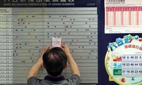 Trúng số 109 tỷ đồng, người đàn ông bị cảnh sát bắt giữ vì không chịu chia tiền thưởng cho 14 đồng nghiệp