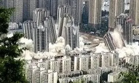 Chưa đầy 1 phút, 15 tòa nhà trị giá 154 triệu USD tại Trung Quốc bị đánh sập